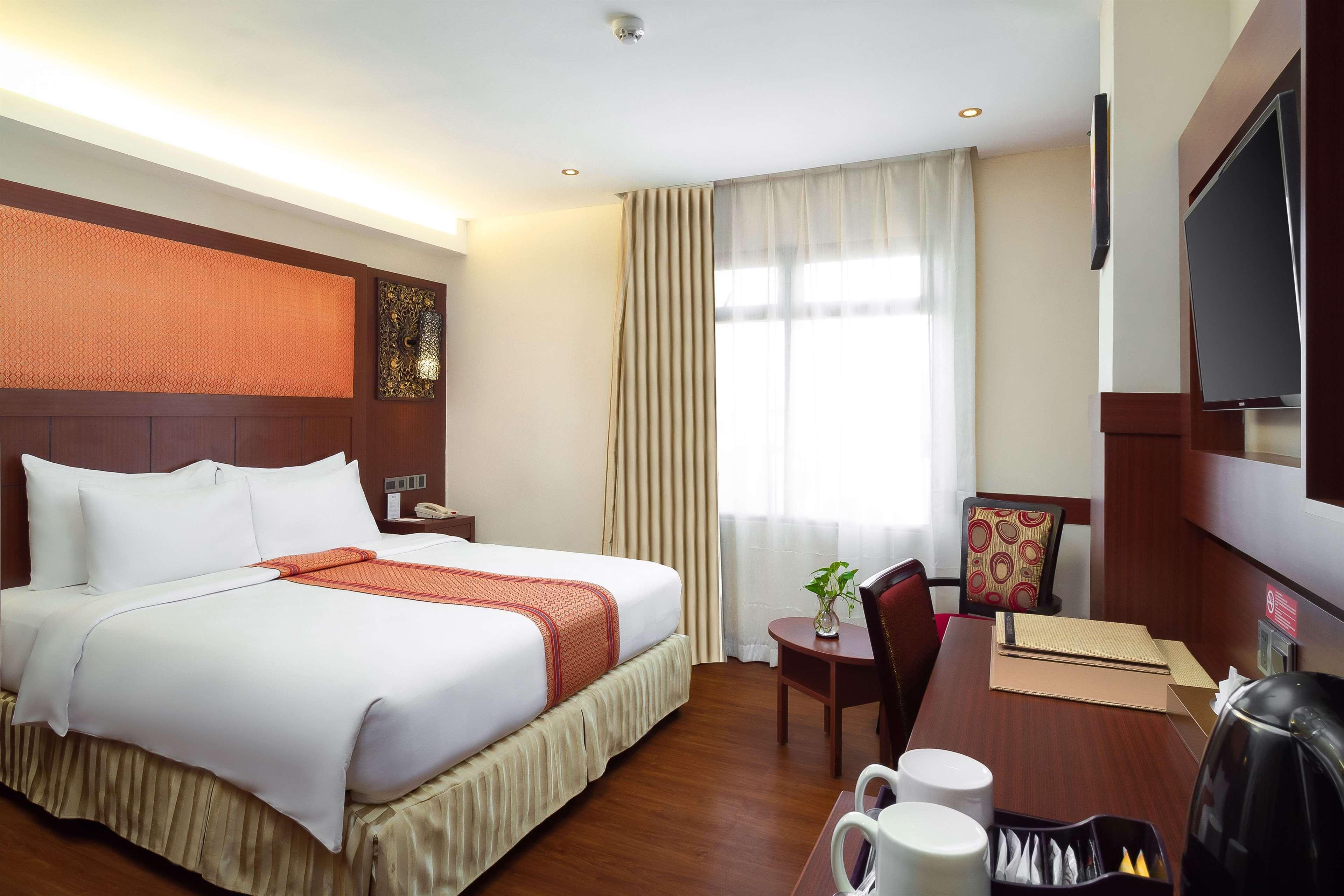 Western Hotel 4*